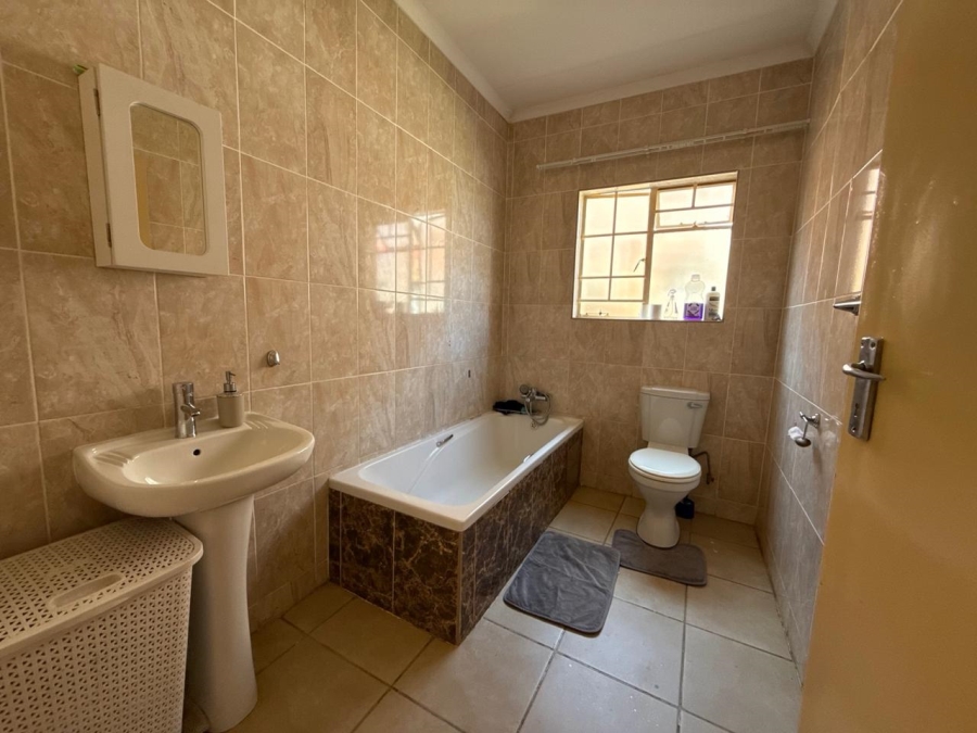 3 Bedroom Property for Sale in Waterval East North West